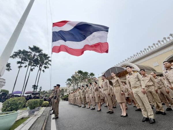 น้อมรำลึกพระมหากรุณาธิคุณ ร.6 นายกฯ อนุทิน นำเคารพธงชาติไทย ครบรอบ 109 ปี